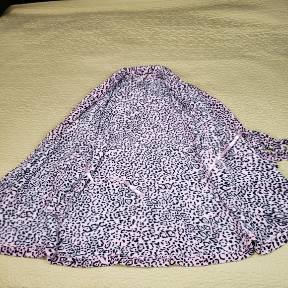 Ulta Beauty Cheetah robe size S/M - Picture 3 of 6
